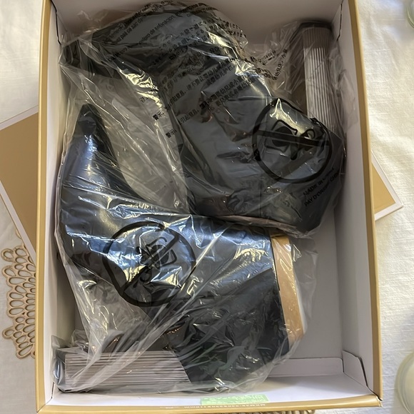 NWT - MICHAEL KORS Paloma leather high heel boots booties. Size 10. SOLD OUT - Picture 3 of 16